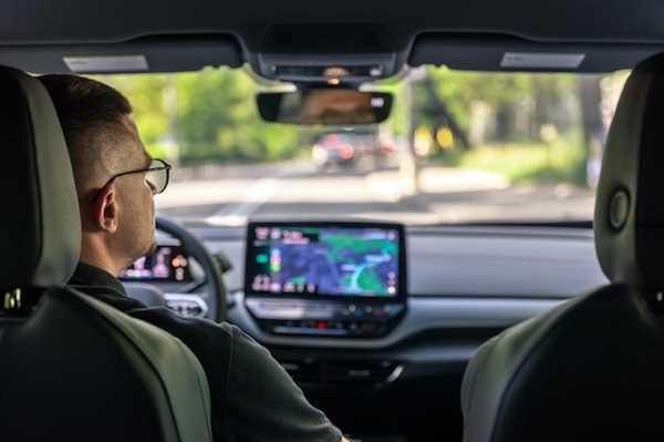 Enhancing Driver Safety through Advanced Infotainment Features