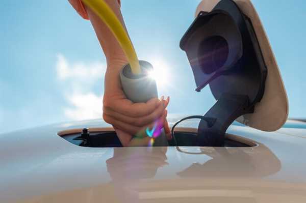 Comparative Analysis of Fuel Consumption Between Lightweight and Traditional Vehicles